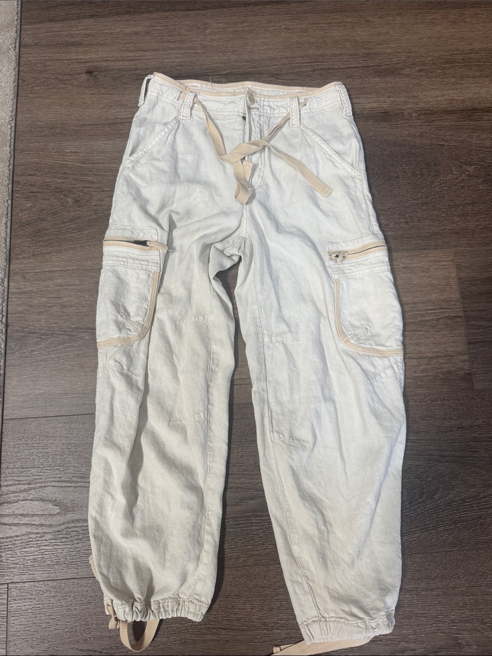 Pilcro Off-White Cargo Jogger Pants small